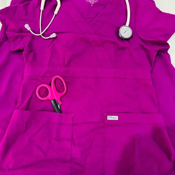 Grey's Anatomy Magenta Scrubs Set - Picture 2 of 9